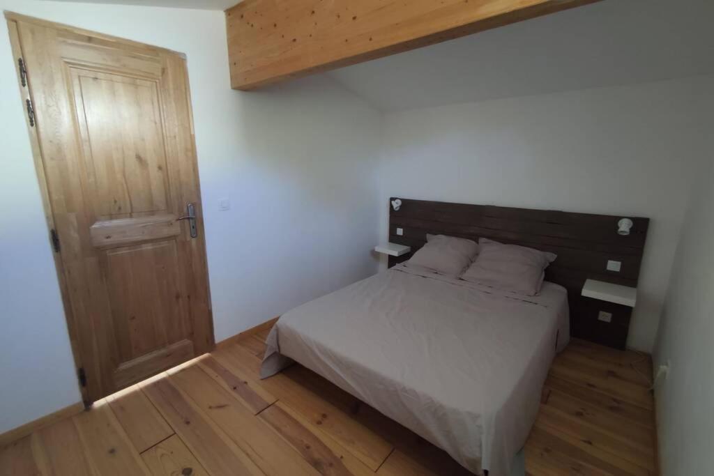 Logement Tout Confort Au Calme Entre Saint Tropez Et Les Gorges Du Verdon Le Thoronet Exterior photo